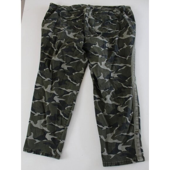 Torrid Women's High Rise Camo Ankle Crop Jeggings Plus Size 22 - Picture 1 of 7